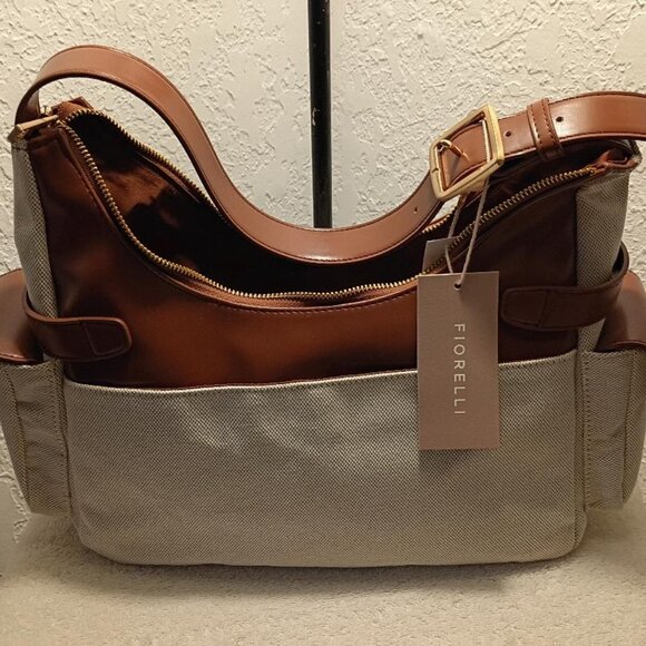 Izzie Fiorelli Women's Shoulder Bag, Natural - Picture 2 of 7